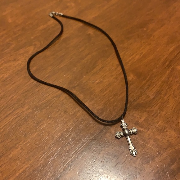 Jewelry - FREE WITH 3+ ITEM BUNDLE! Cross Necklace